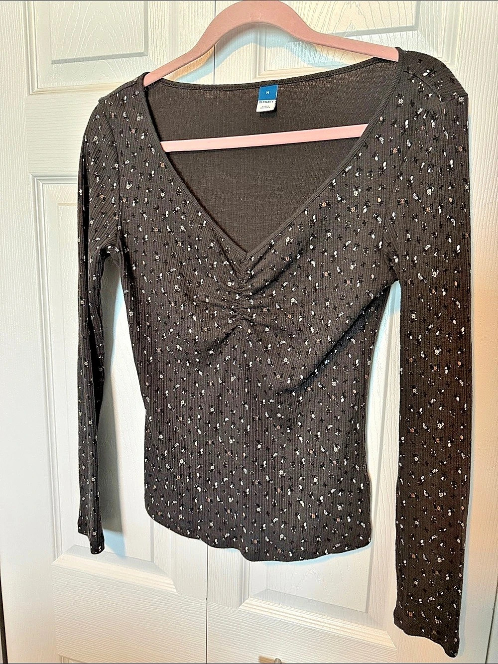 Old Navy Long-Sleeve Floral Ribbed Slub-Knit Cinched-Front Top Black & White